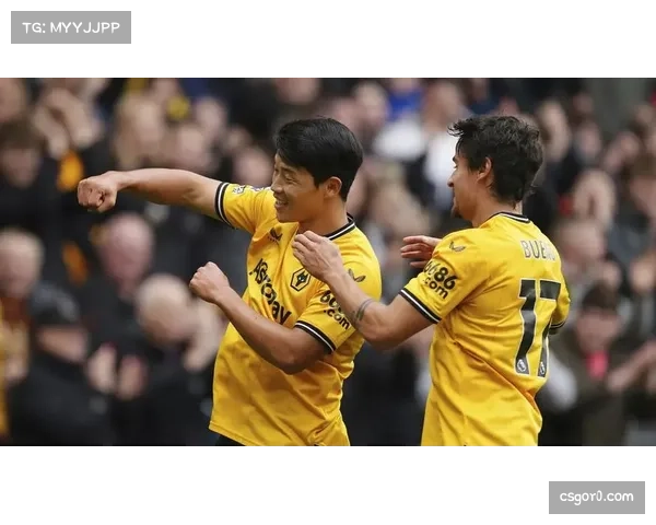 狼队发布赛前训练视频,重点演练中场三人组的协同拦截 狼队发布赛前训练视频,重点演练中场三人组的协同拦截